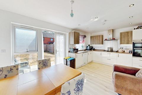 4 bedroom semi-detached house for sale, Morris Walk, Pilgrove Way