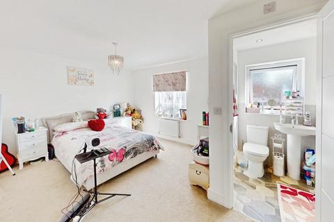 4 bedroom semi-detached house for sale, Morris Walk, Pilgrove Way