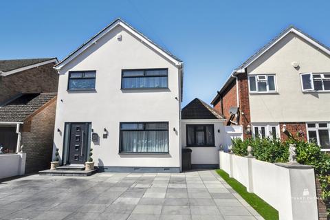 4 bedroom detached house for sale, Overton Close, Benfleet