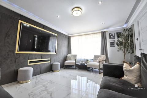 4 bedroom detached house for sale, Overton Close, Benfleet