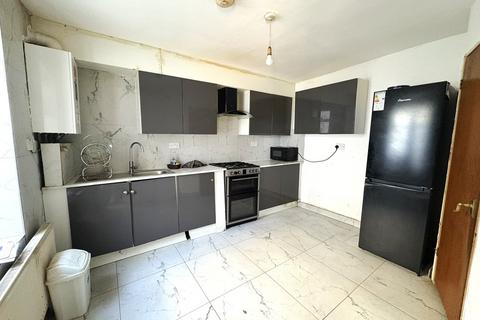 3 bedroom cottage for sale, The Common, Southall