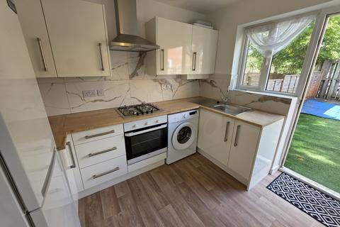 3 bedroom terraced house to rent, Chorlton Road, Hulme, MANCHESTER, M15 4AU