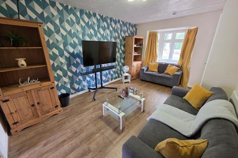 4 bedroom townhouse to rent, Stretford Road, Hulme, MANCHESTER, M15 4AW