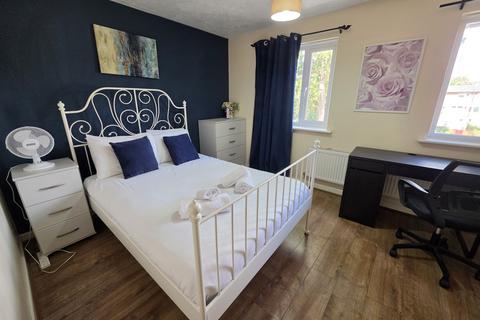 4 bedroom townhouse to rent, Stretford Road, Hulme, MANCHESTER, M15 4AW