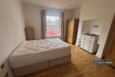undefined, Bensham Manor Road, Thornton Heath, CR7