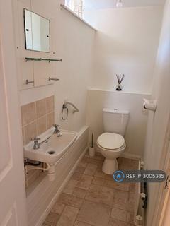 3 bedroom semi-detached house to rent, Ellison Close, Windsor, SL4