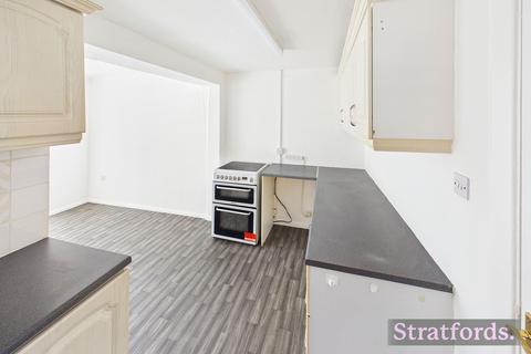 3 bedroom semi-detached house to rent, Newton Road, Bletchley, MK3