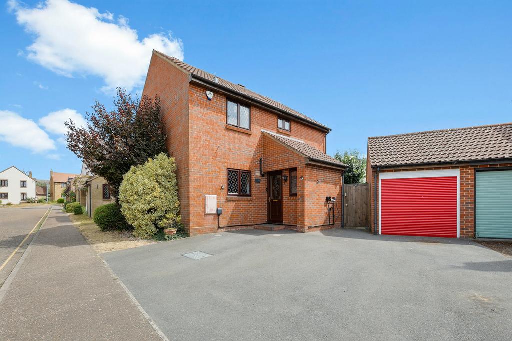 3 bedroom detached house for sale in Colchester on OnTheMarket