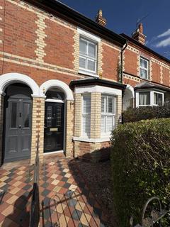 3 bedroom terraced house to rent, Cardigan Road, Reading