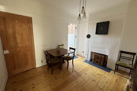 3 bedroom terraced house to rent, Cardigan Road, Reading