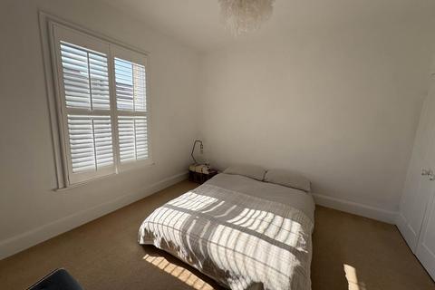 3 bedroom terraced house to rent, Cardigan Road, Reading