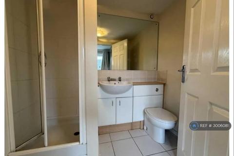 3 bedroom end of terrace house to rent, Leeds Close, Corby, NN18