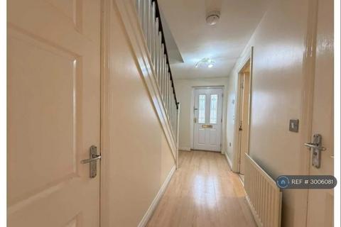 3 bedroom end of terrace house to rent, Leeds Close, Corby, NN18