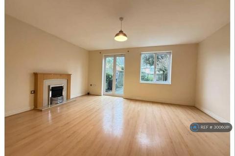 3 bedroom end of terrace house to rent, Leeds Close, Corby, NN18