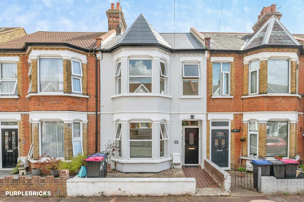 3 bedroom terraced house for sale in Southend-on-Sea on OnTheMarket