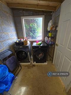 3 bedroom end of terrace house to rent, Greendale Mews, Slough, SL2