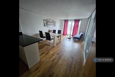 2 bedroom flat to rent, Kensington House, West Drayton, UB7