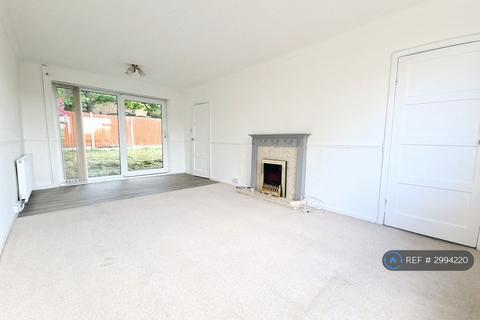 3 bedroom semi-detached house to rent, Sandringham Drive, Leeds, LS17