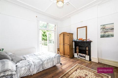 4 bedroom semi-detached house for sale, Ebbsfleet Road, London, NW2