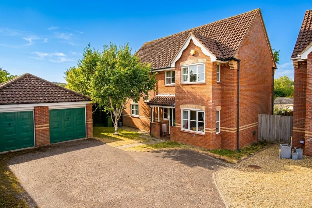 4 bedroom detached house for sale in Norwich on OnTheMarket