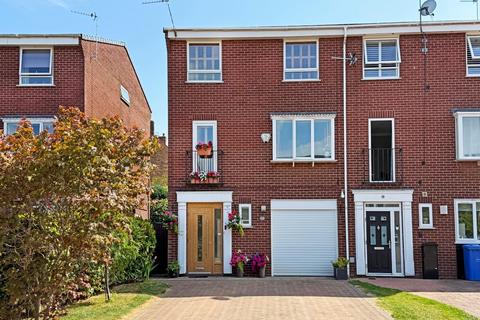 4 bedroom townhouse for sale, Ashwood, Bowdon