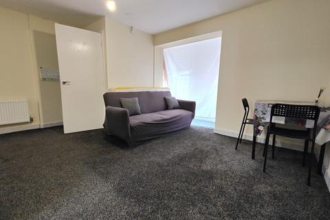 1 bedroom ground floor flat to rent, Strode Road, Wellingborough