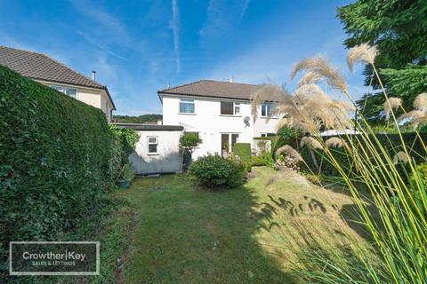 3 bedroom semi-detached house for sale, Ferneydale Avenue, Buxton