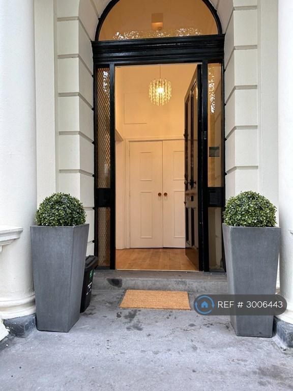 Private Entrance