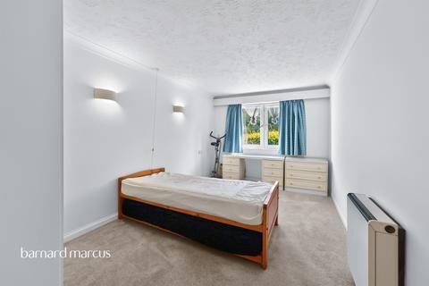 undefined, Farnham Close, London