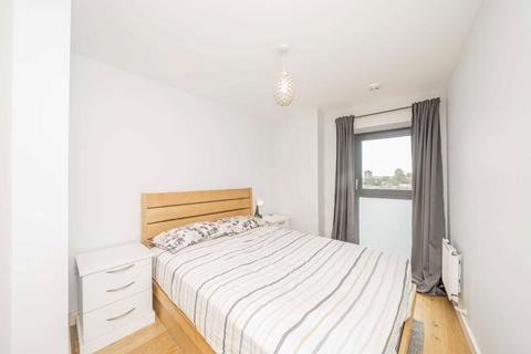1 bedroom flat for sale, Surrey Quays Road, London SE16