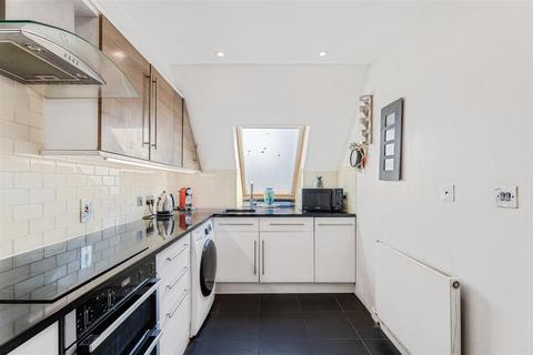 3 bedroom apartment for sale, York Road, Cheam, Sutton