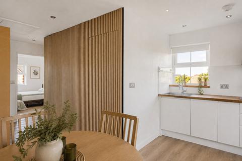 2 bedroom flat for sale, Shaftesbury Gardens, North Acton, NW10
