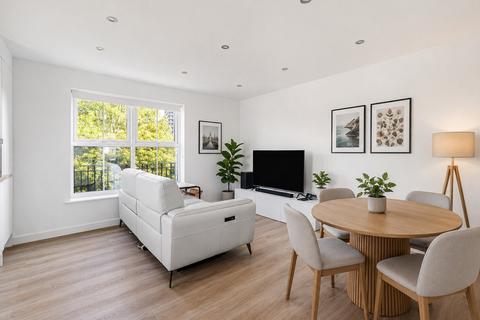 2 bedroom flat for sale, Shaftesbury Gardens, North Acton, NW10