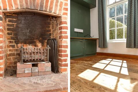 2 bedroom terraced house for sale, The Street, Newnham, Kent