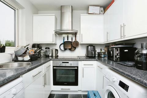 1 bedroom apartment for sale, Oak Apple Court, London, SE12