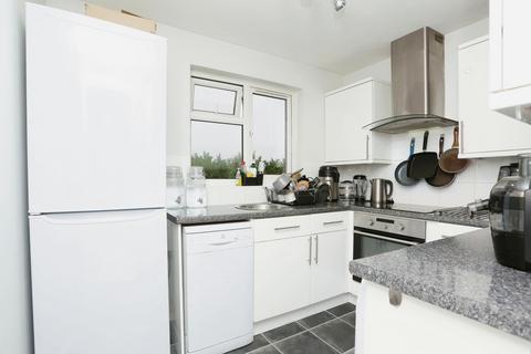 1 bedroom apartment for sale, Oak Apple Court, London, SE12