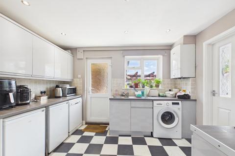 3 bedroom terraced house for sale, Thame Road, Aylesbury HP21