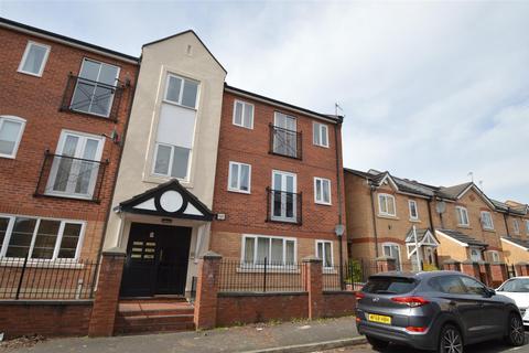 3 bedroom flat to rent, Upper Moss Lane, Manchester M15