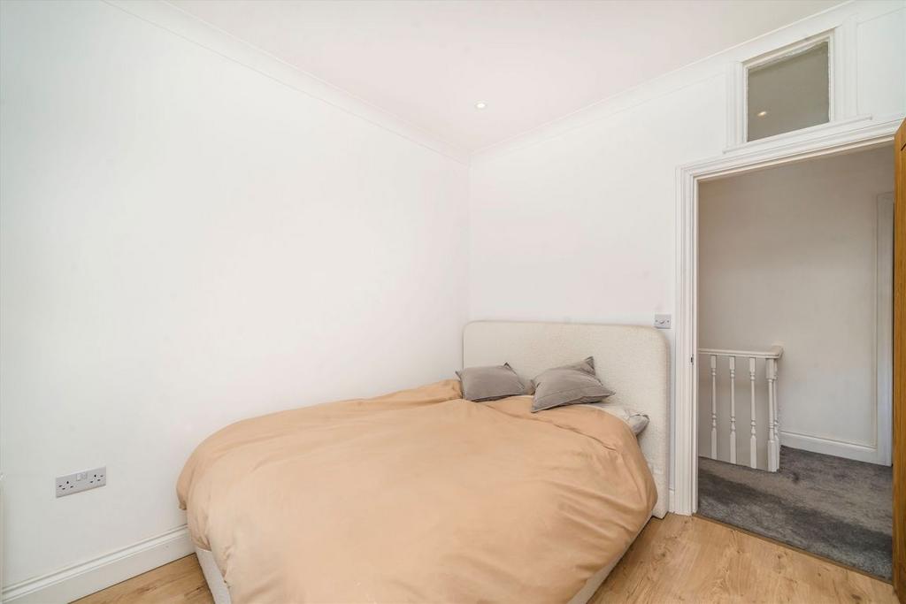 House in London, Hanwell - More