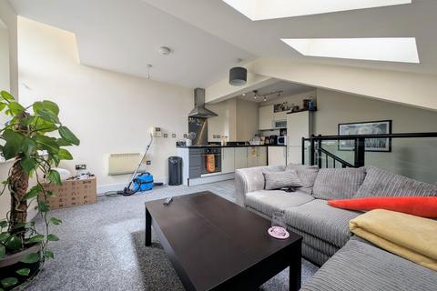 2 bedroom flat for sale, Textile Street, Dewsbury, West Yorkshire, WF13