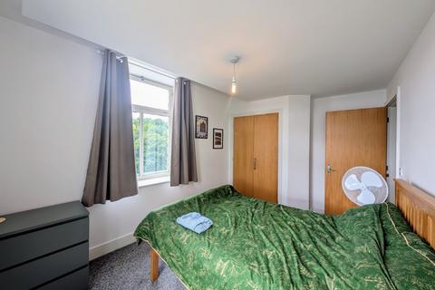 2 bedroom flat for sale, Textile Street, Dewsbury, West Yorkshire, WF13
