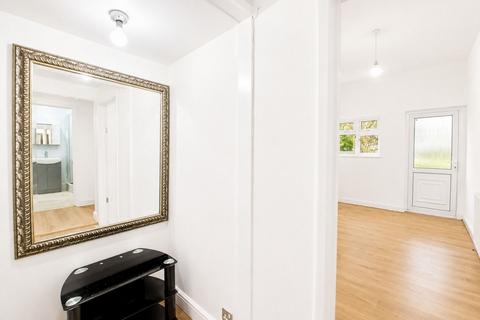 2 bedroom flat to rent, Thornton Heath CR7