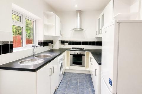 2 bedroom flat to rent, Thornton Heath CR7