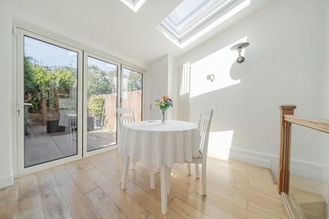 2 bedroom terraced house for sale, Brand Street, London