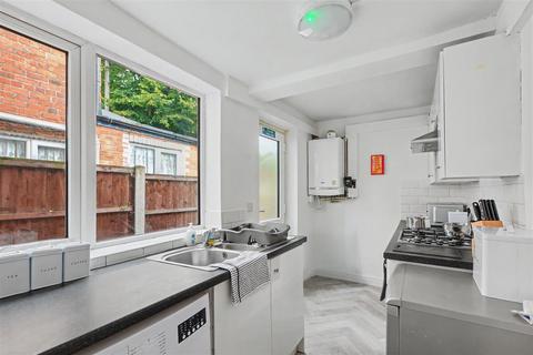 3 bedroom terraced house to rent, Nottingham Road, Ilkeston