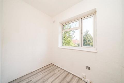 3 bedroom semi-detached house for sale, Alnwick Road, London SE12
