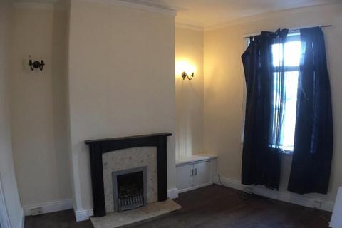 2 bedroom terraced house to rent, Old Road, Failsworth, M35