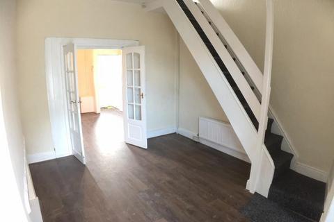 2 bedroom terraced house to rent, Old Road, Failsworth, M35