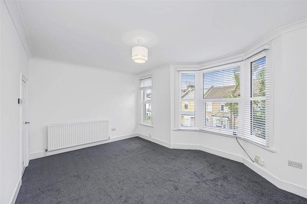 Apartment in Leytonstone - View 2