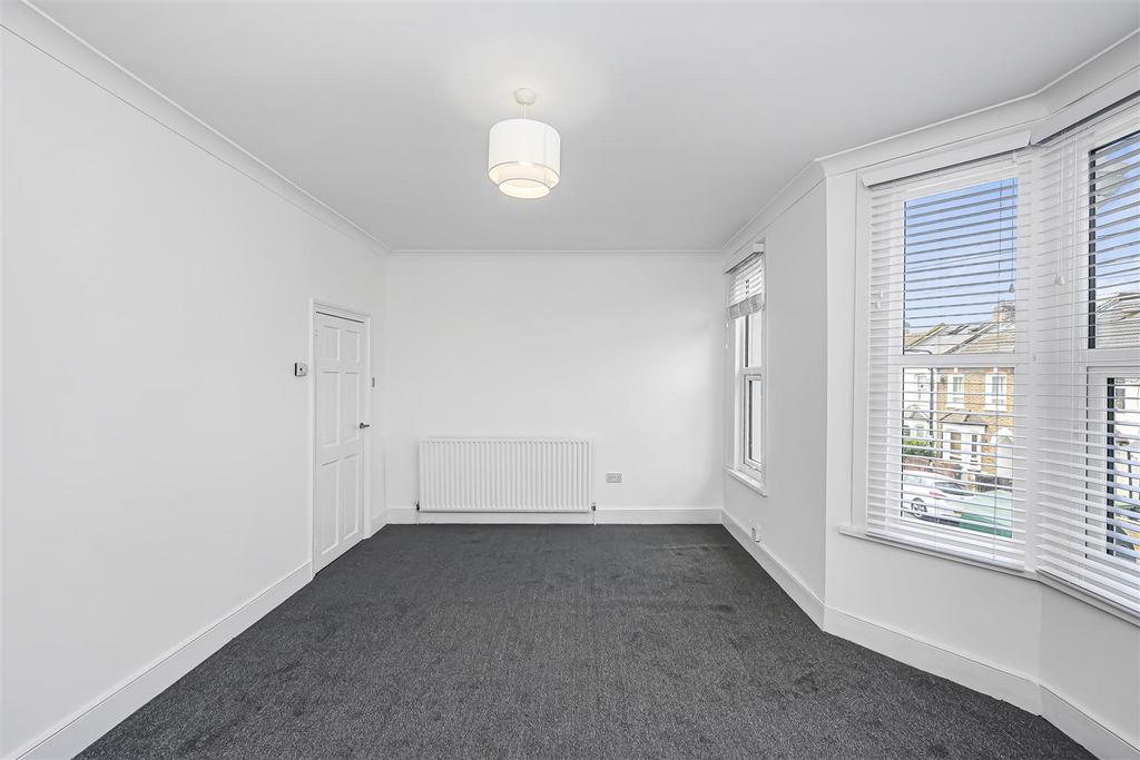 Apartment in Leytonstone - View 3